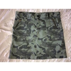 Old Navy Green Camo Print Skirt Women’s Size 14